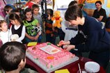 Kraków - wolontariusze organizowali urodziny ulubianego bohatera i czytali ksiązki z jego przygodami. W Krakowie z dziećmi bawiła się Wiceprezes Zarządu Citi Handlowy - Sonia Wędrychowicz-Horbatowska
