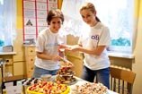 Brzezie - wolontariusze poprowadzili zajecia kulinarne dla podopiecznych Wielofunkcyjnej Placówki Opiekuńczo Wychowawczej